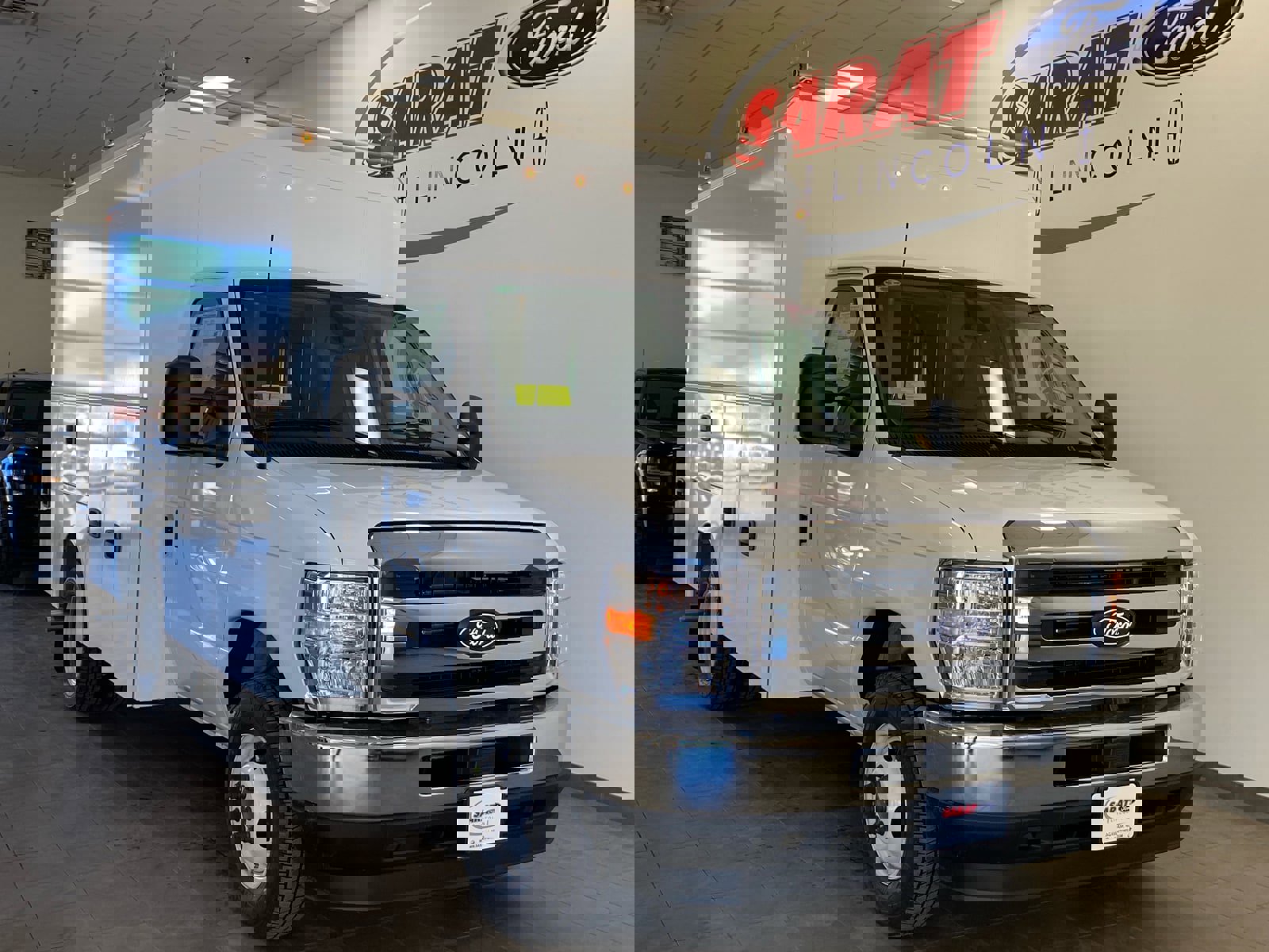 New 2027 Ford E-350 and Econoline 350 Super Duty w/ Power Equipment Group image 2