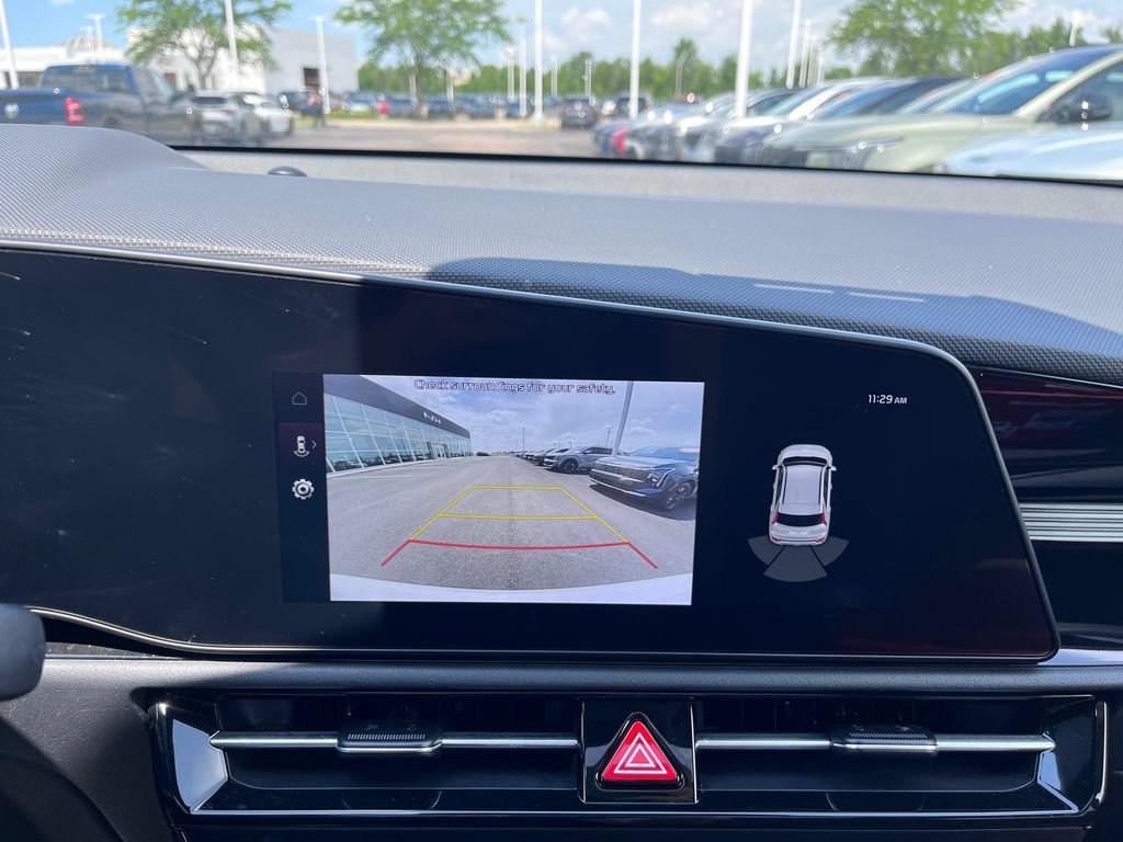 Certified 2024 Kia Niro EX Touring FWD image 16