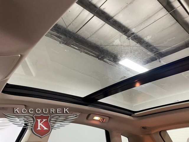 Used 2015 Cadillac SRX Luxury w/ Driver Awareness Package image 19