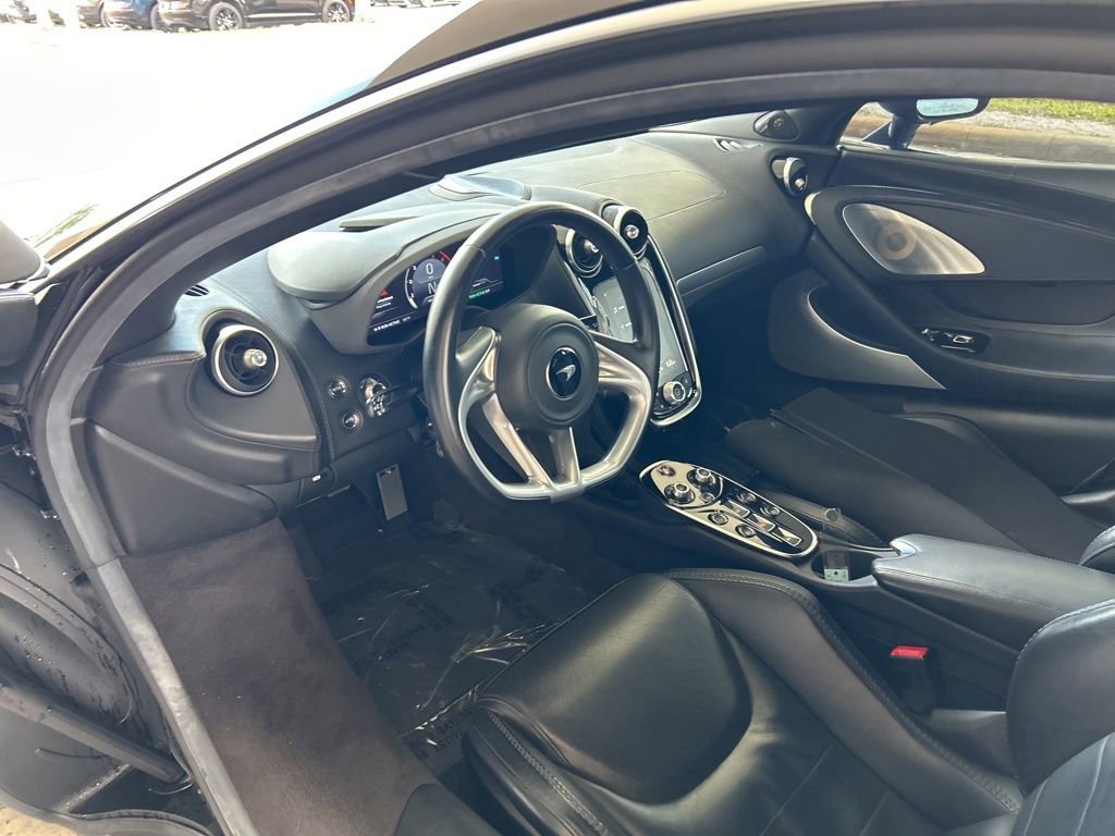 Used 2020 McLaren GT image 9
