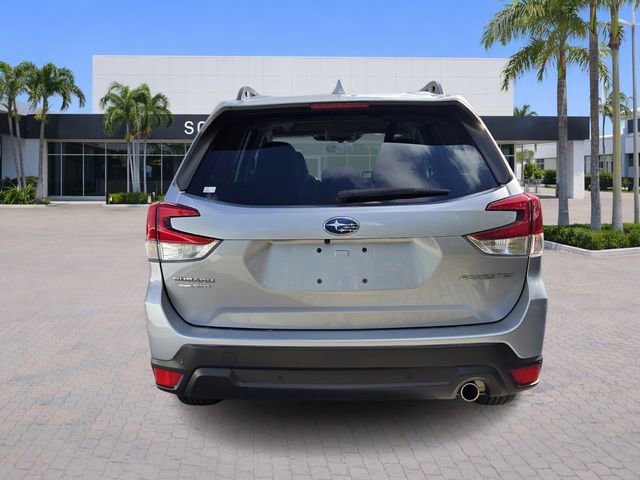 Used 2023 Subaru Forester Limited AWD/4WD image 6
