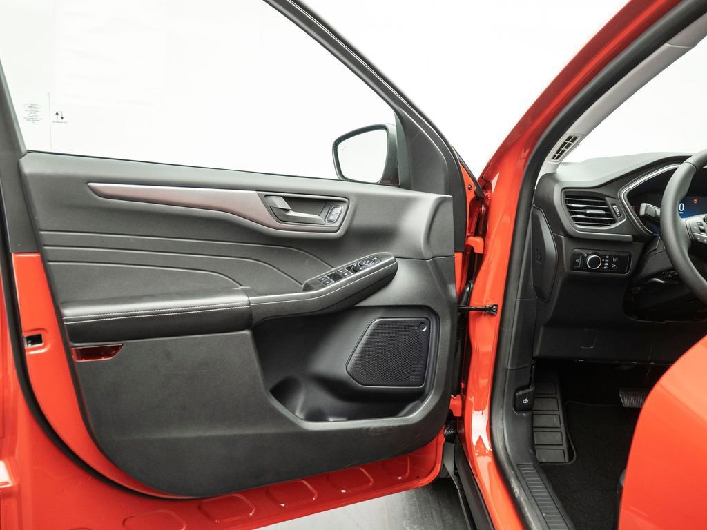 Certified 2024 Ford Escape Active image 9