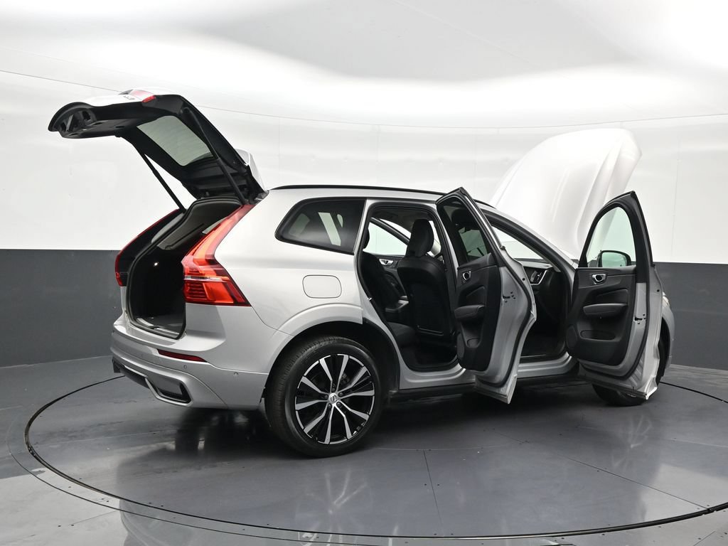 Certified 2024 Volvo XC60 B5 Plus AWD/4WD image 31