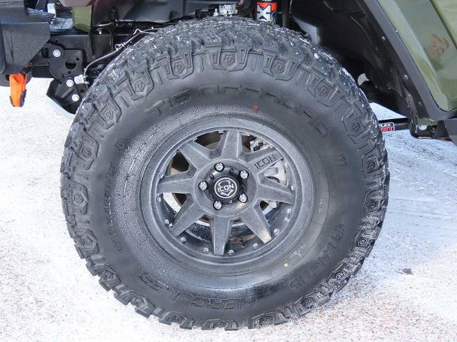 Used 2023 Jeep Gladiator Mojave w/ Cold Weather Group image 14