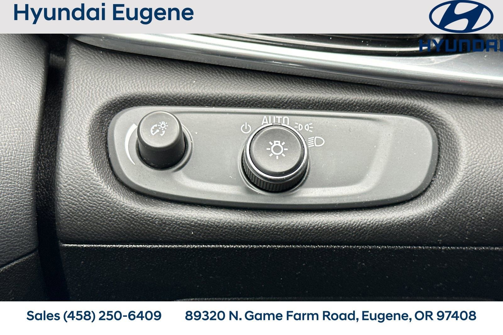 Used 2017 Chevrolet Volt Premier w/ Driver Confidence II Package image 38