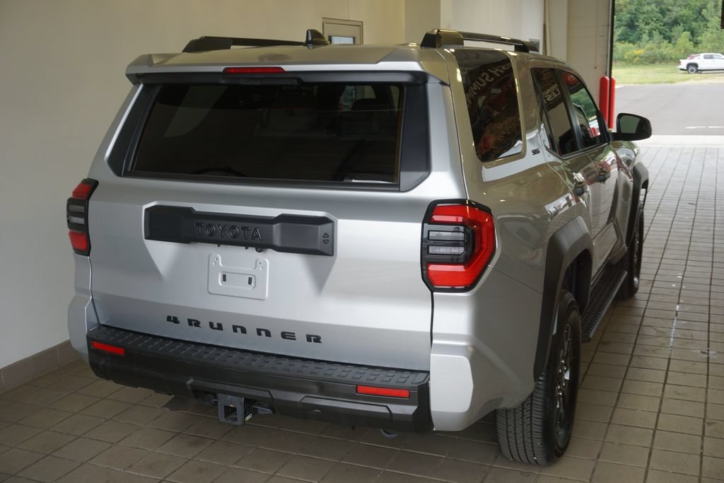Used 2025 Toyota 4Runner SR5 AWD/4WD image 13