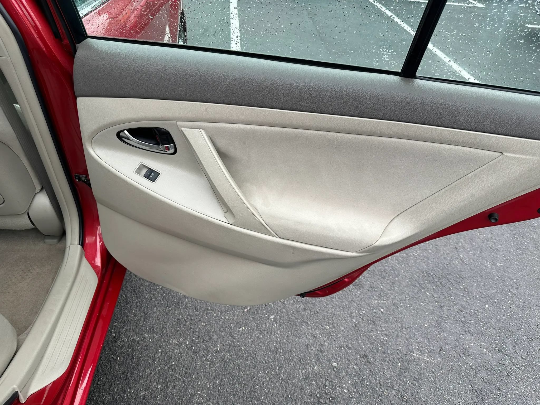 Used 2011 Toyota Camry LE FWD image 20