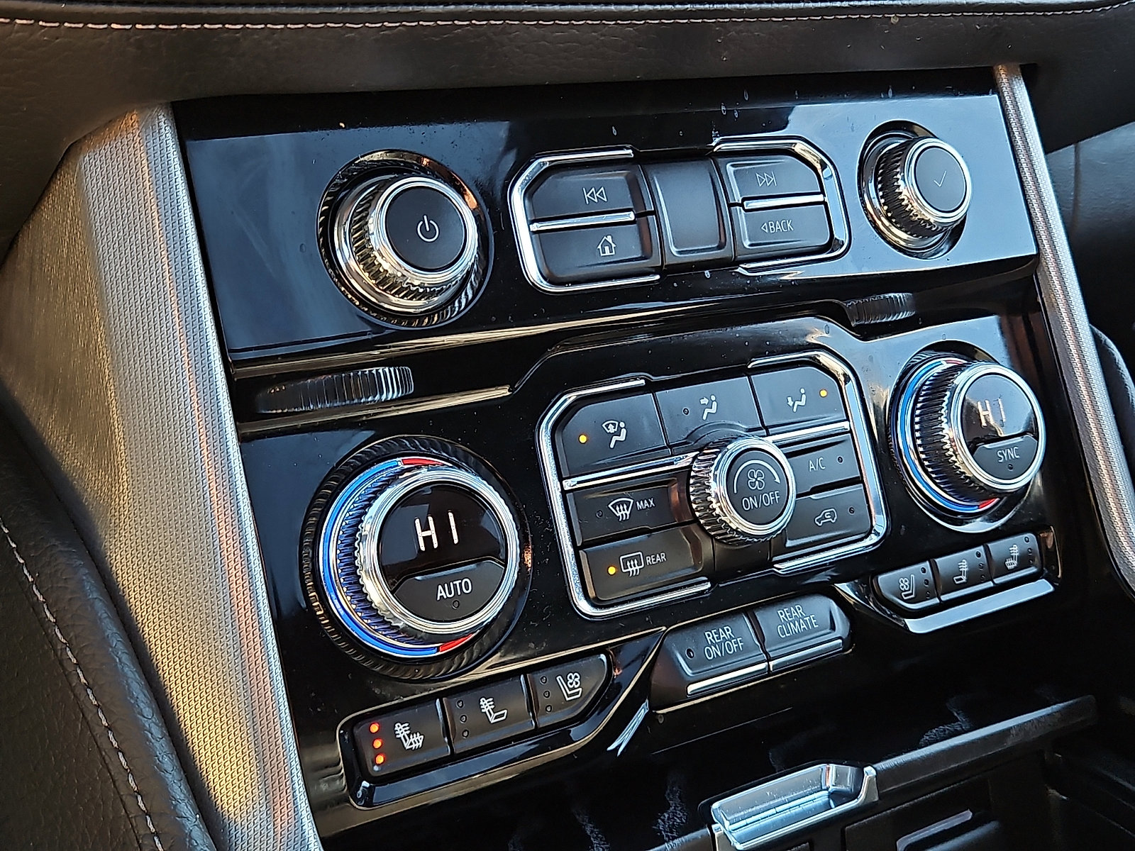 Certified 2023 GMC Yukon XL Denali image 16