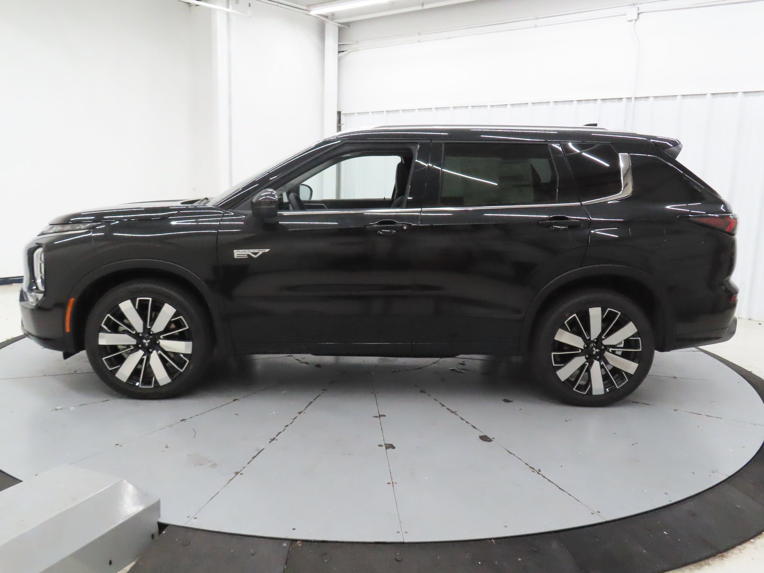 New 2026 Mitsubishi Outlander SEL AWD/4WD image 6