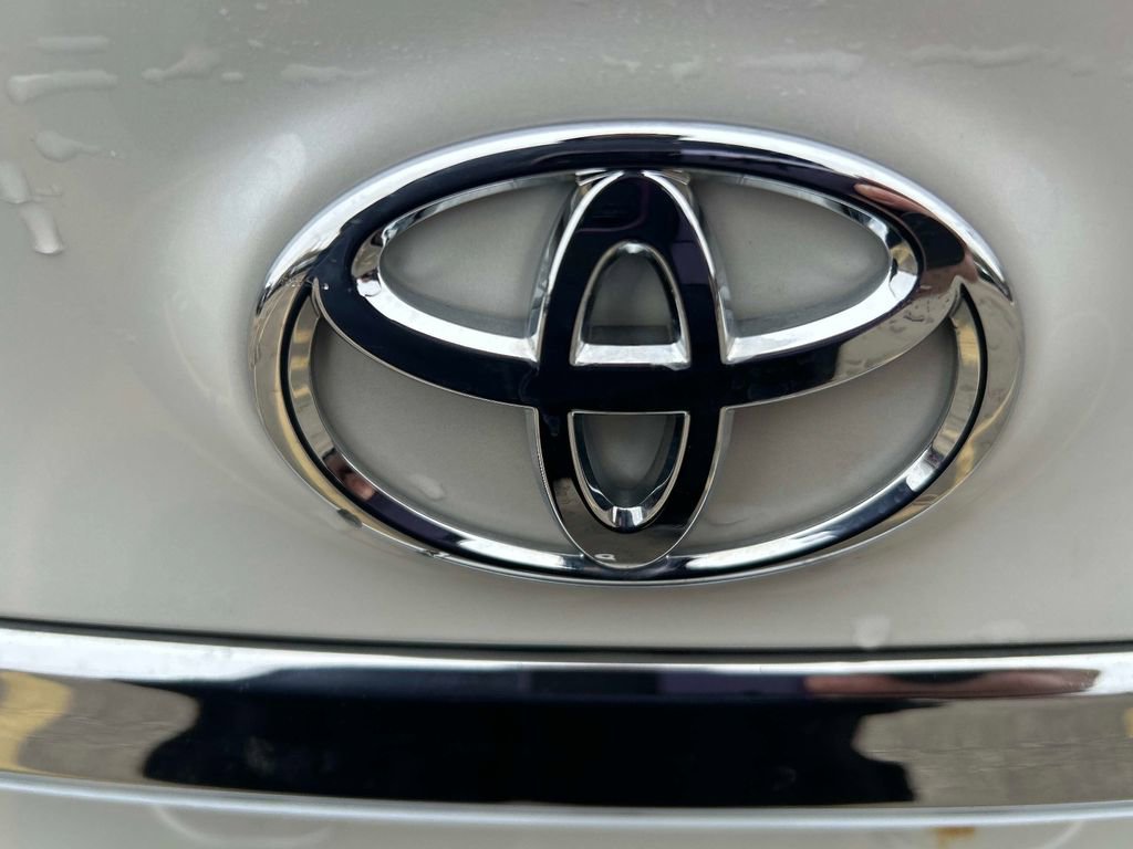 Used 2018 Toyota Avalon Touring image 13