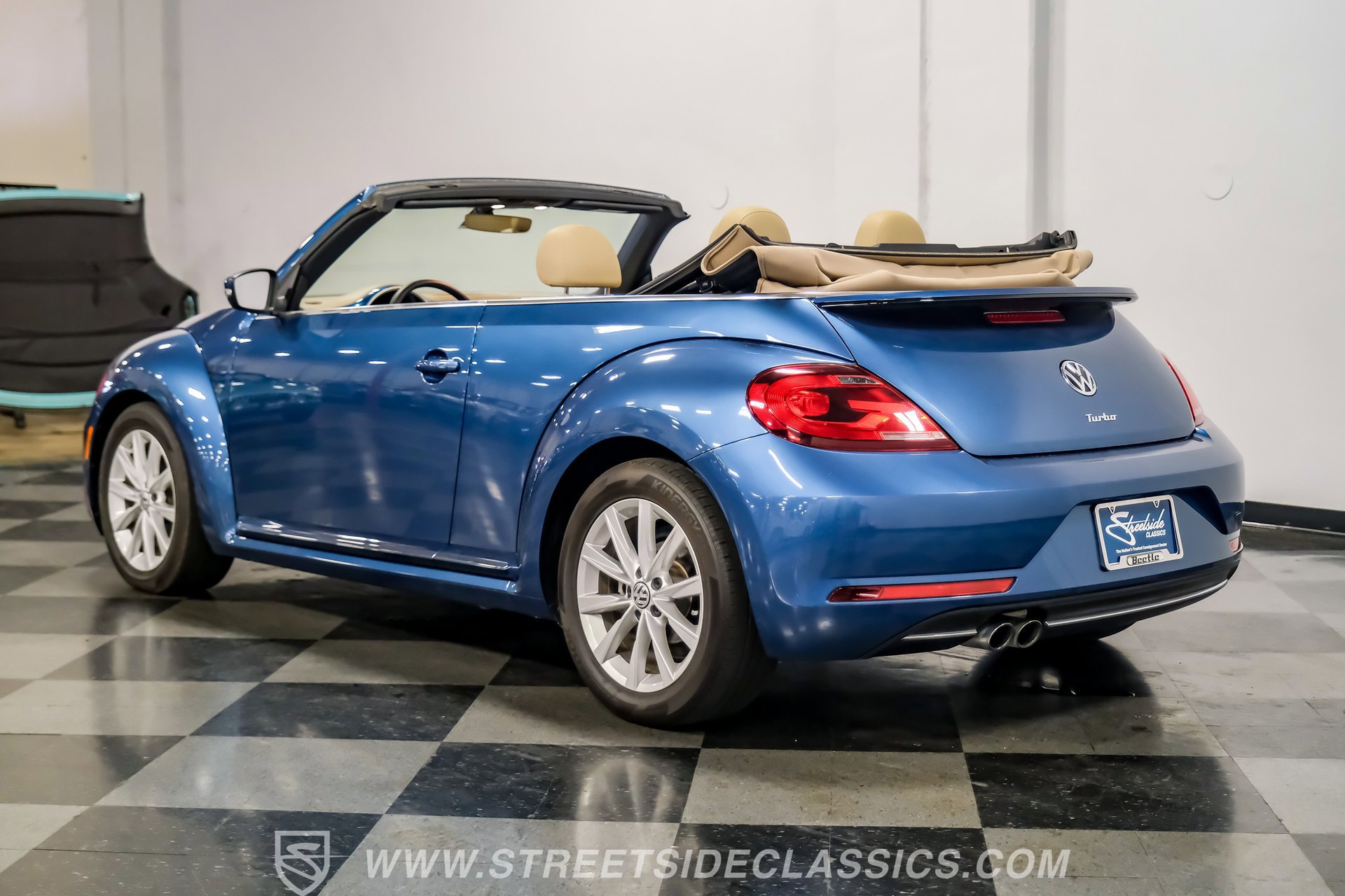 Used 2019 Volkswagen Beetle 2.0T Final Edition SEL image 8