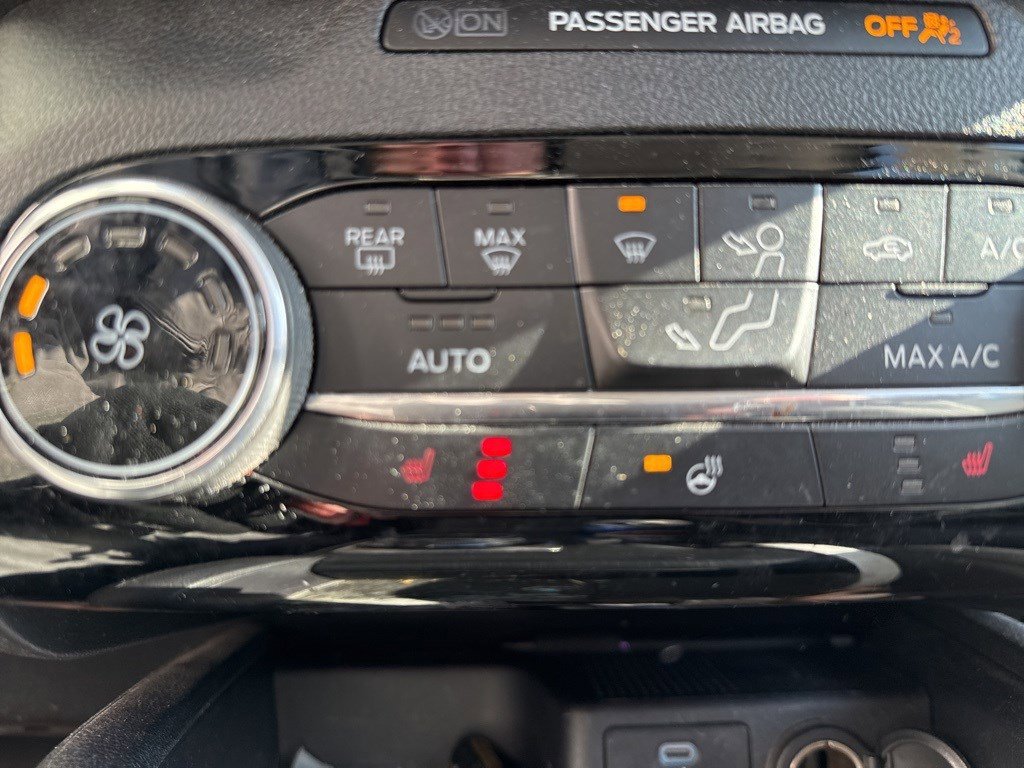 Used 2022 Ford Escape SE w/ Cold Weather Package image 12