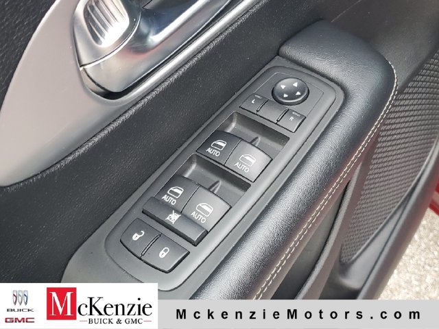 Used 2019 Chrysler Pacifica Touring-L Plus w/ Advanced Safetytec Group FWD image 9
