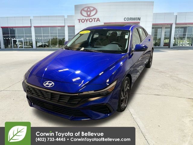 Used 2025 Hyundai Elantra Limited image 4