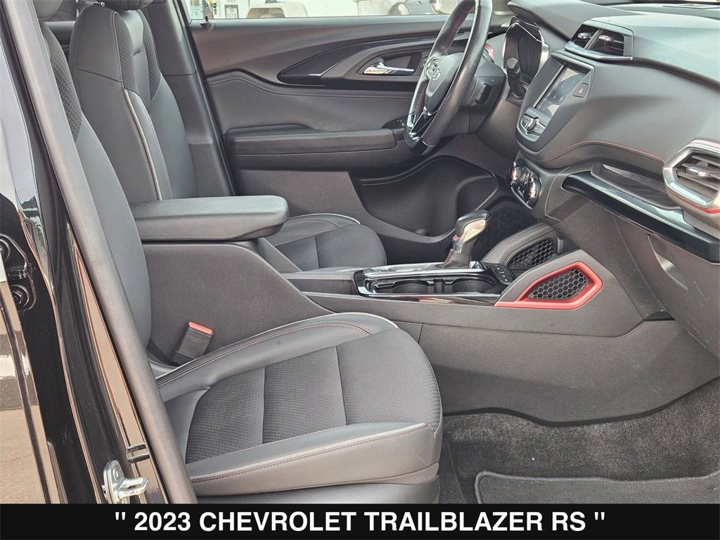 Used 2023 Chevrolet TrailBlazer RS image 29