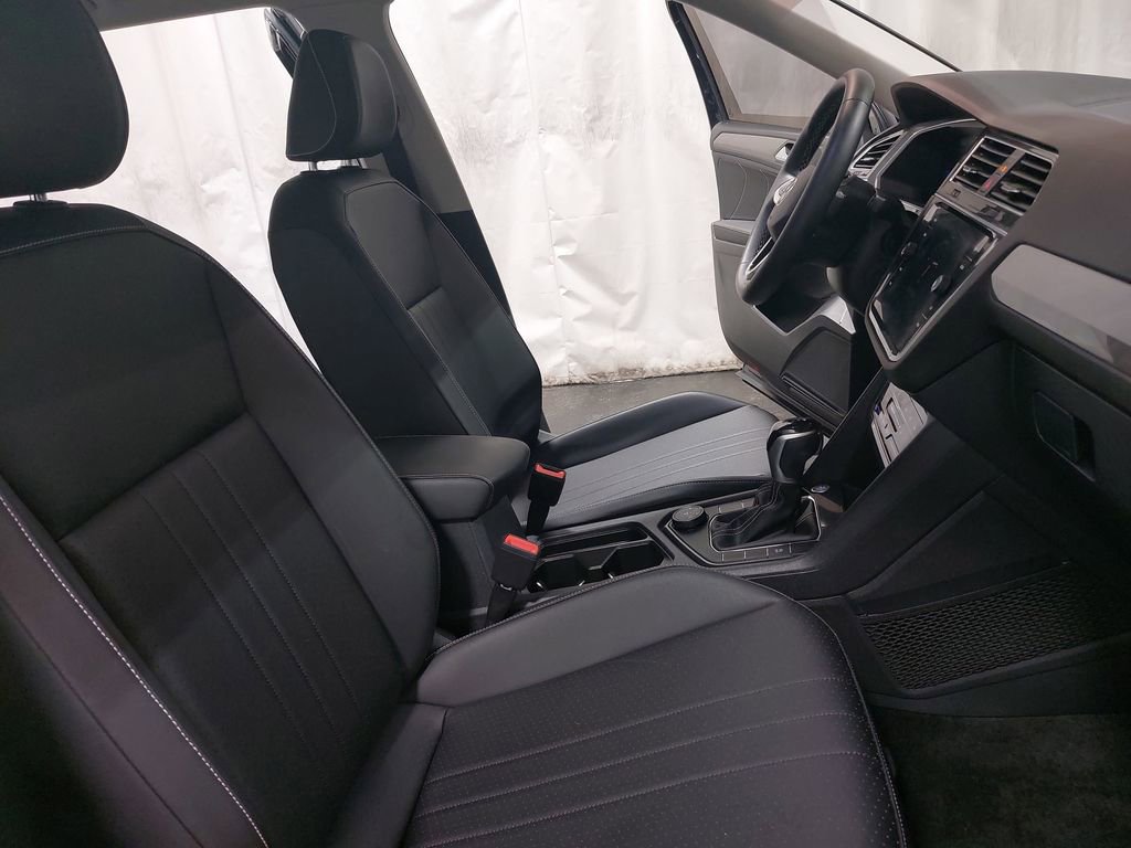 Used 2023 Volkswagen Tiguan SE image 10