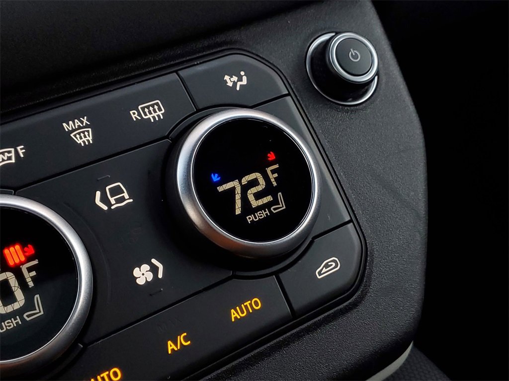 Used 2022 Land Rover Defender 90 X-Dynamic S image 26