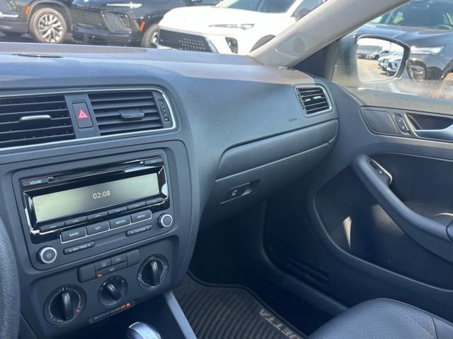 Used 2014 Volkswagen Jetta SE FWD image 25