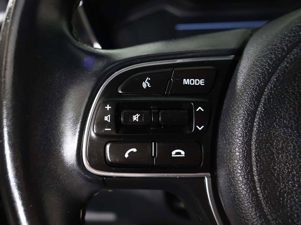 Used 2020 Kia Niro Touring image 44