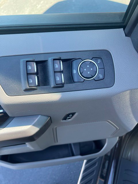 Used 2019 Ford F150 XLT w/ Equipment Group 302A Luxury AWD/4WD image 11