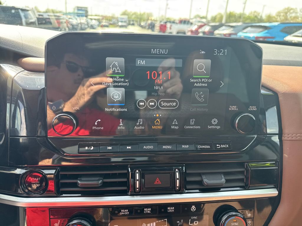 Used 2025 Nissan Pathfinder Platinum image 24