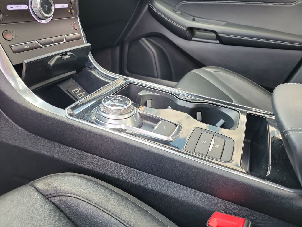Certified 2020 Ford Edge Titanium AWD/4WD image 28