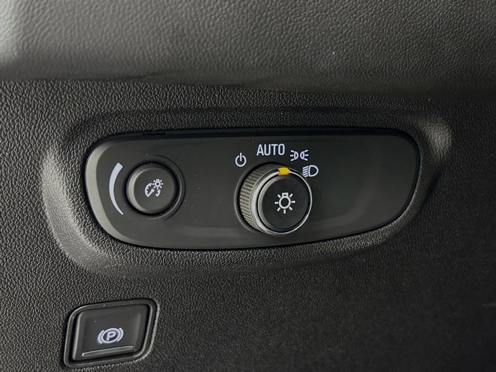 Used 2018 GMC Terrain SLE w/ Driver Convenience Package AWD/4WD image 12