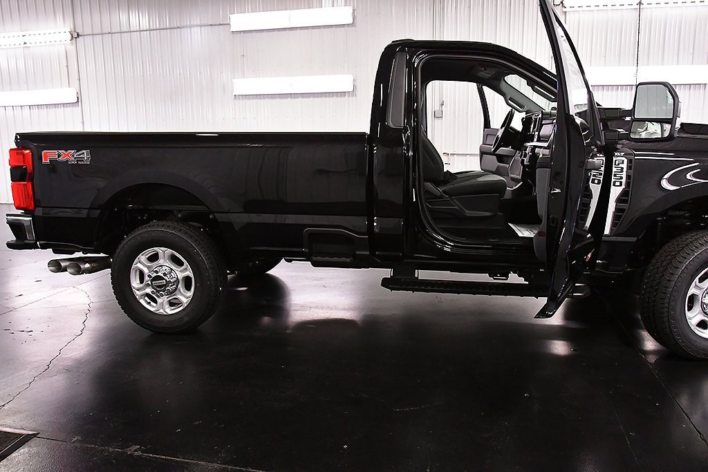 New 2026 Ford F350 XLT image 32
