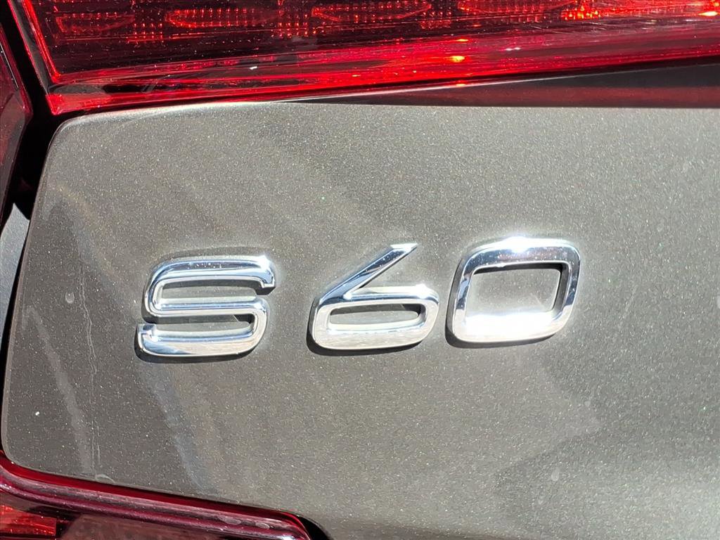 Used 2019 Volvo S60 T6 Momentum w/ Premium Package image 30