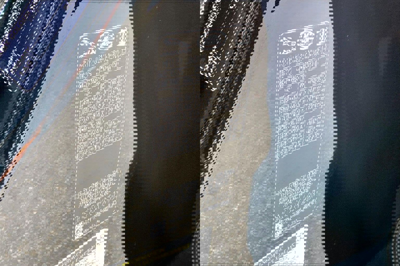 New 2026 Land Rover Defender 130 X-Dynamic SE image 12