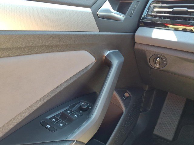 New 2026 Volkswagen Jetta SE FWD image 21