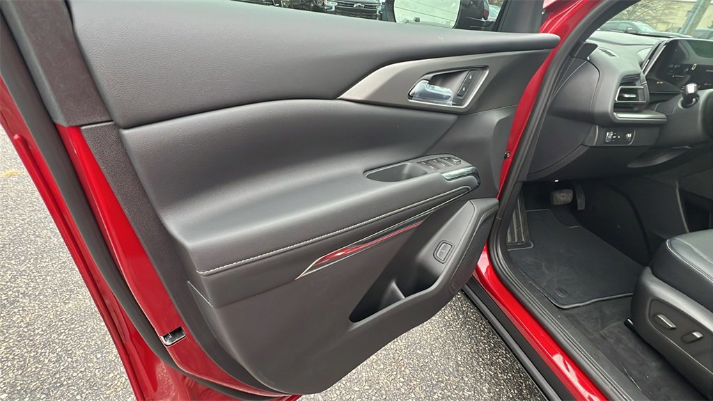 New 2026 Chevrolet Traverse LT w/ Sun and Wheel Package image 11