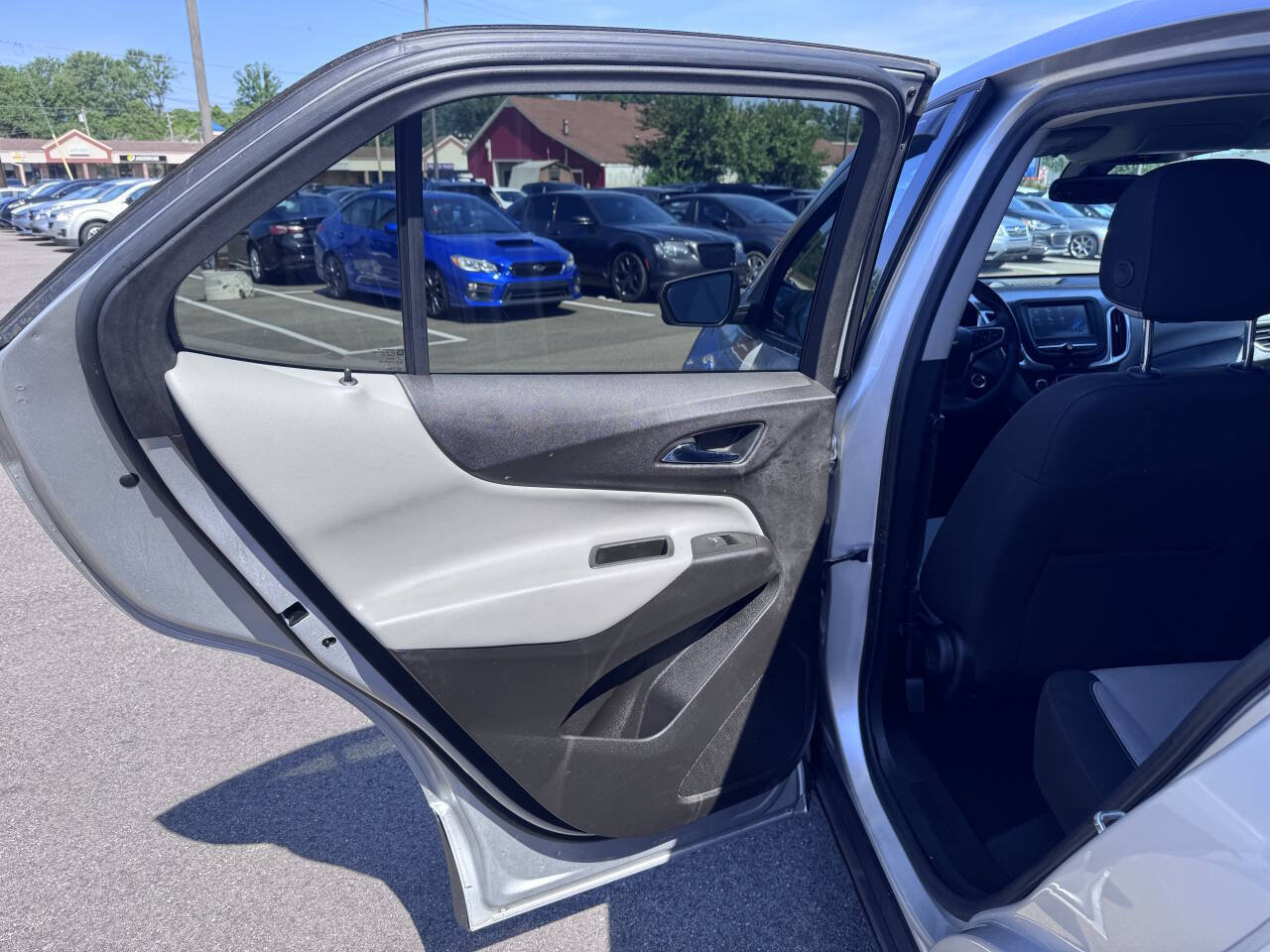 Used 2018 Chevrolet Equinox LS FWD image 12