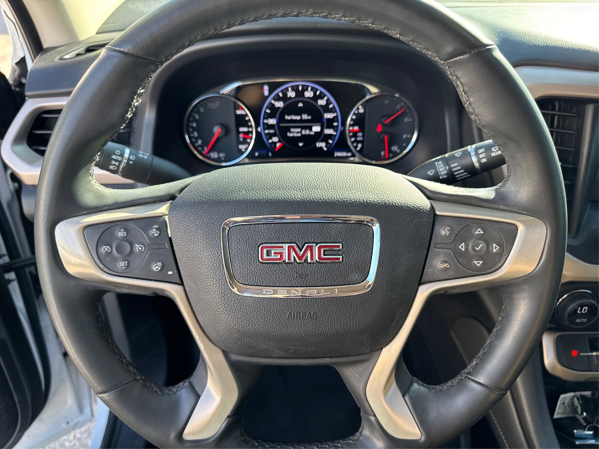 Used 2023 GMC Acadia Denali w/ Denali Technology Package image 22