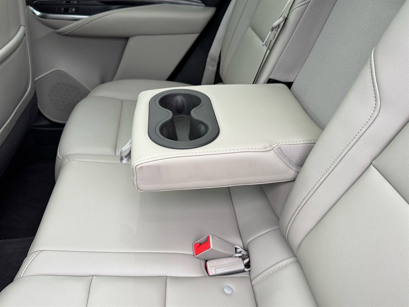 Used 2019 Cadillac XT4 Luxury w/ Cold Weather Package image 21