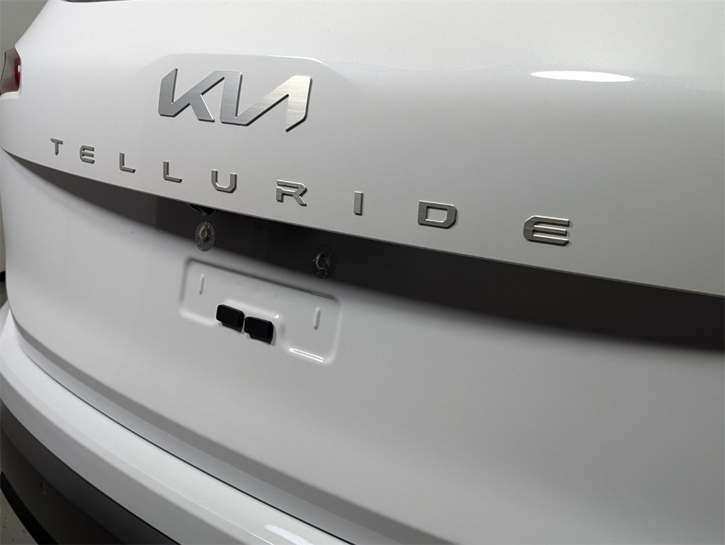 New 2025 Kia Telluride S image 8