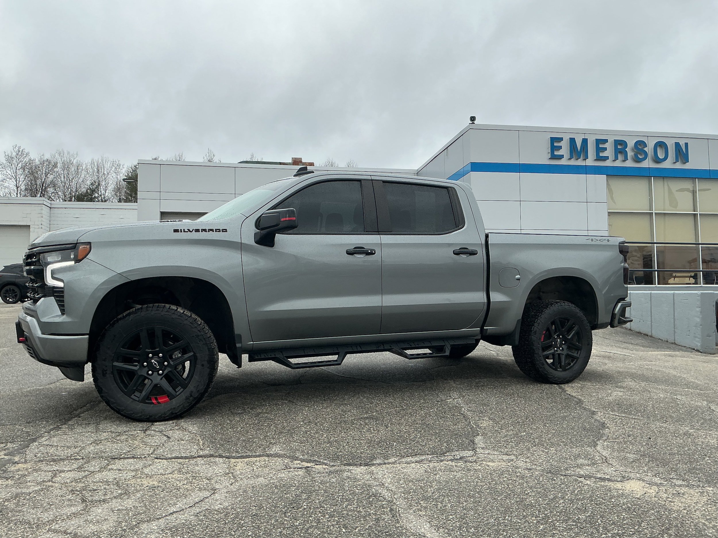 Certified 2023 Chevrolet Silverado 1500 RST w/ Redline Edition AWD/4WD image 7