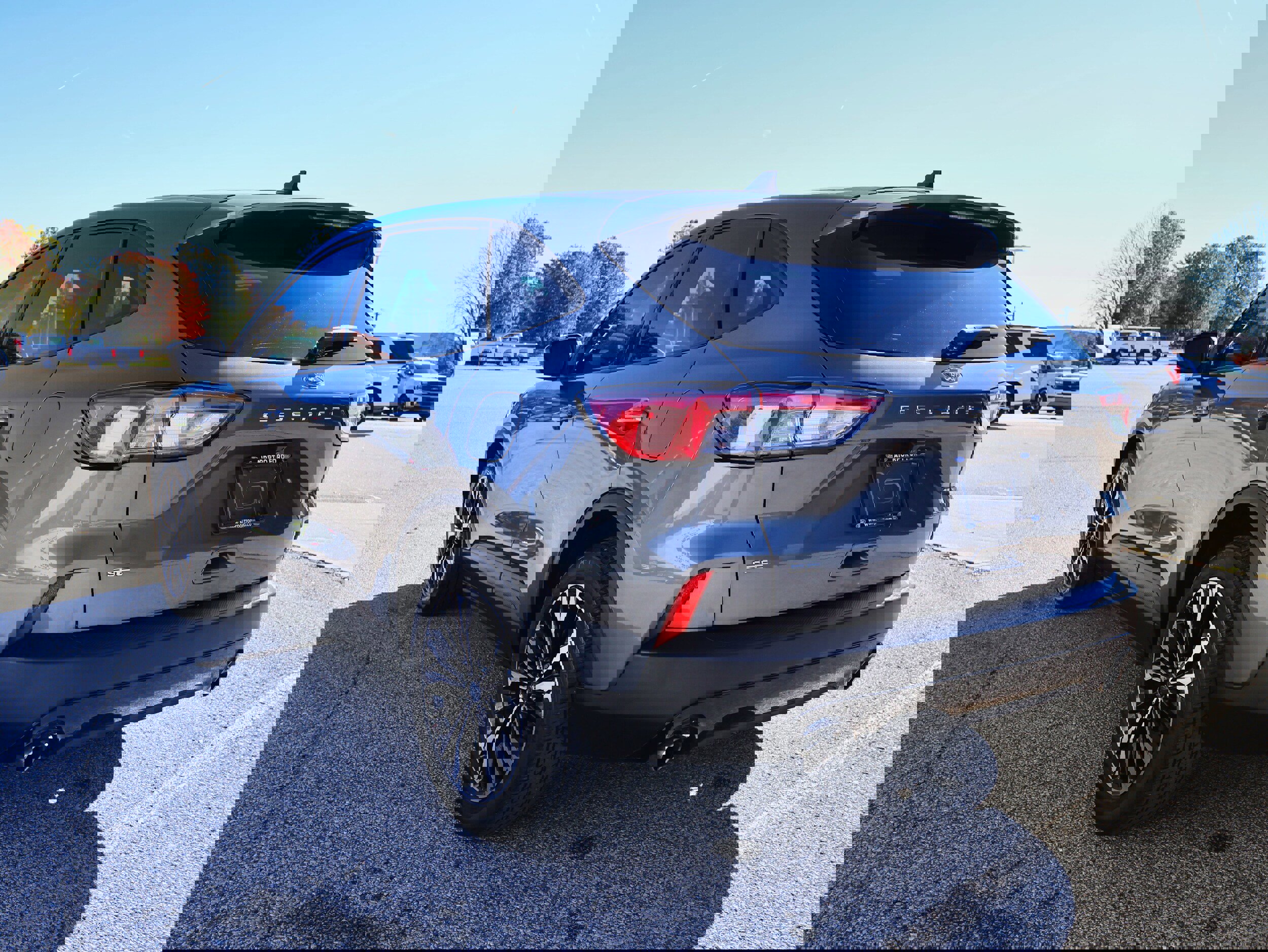 Used 2022 Ford Escape SE w/ SE Sport Appearance Package image 15