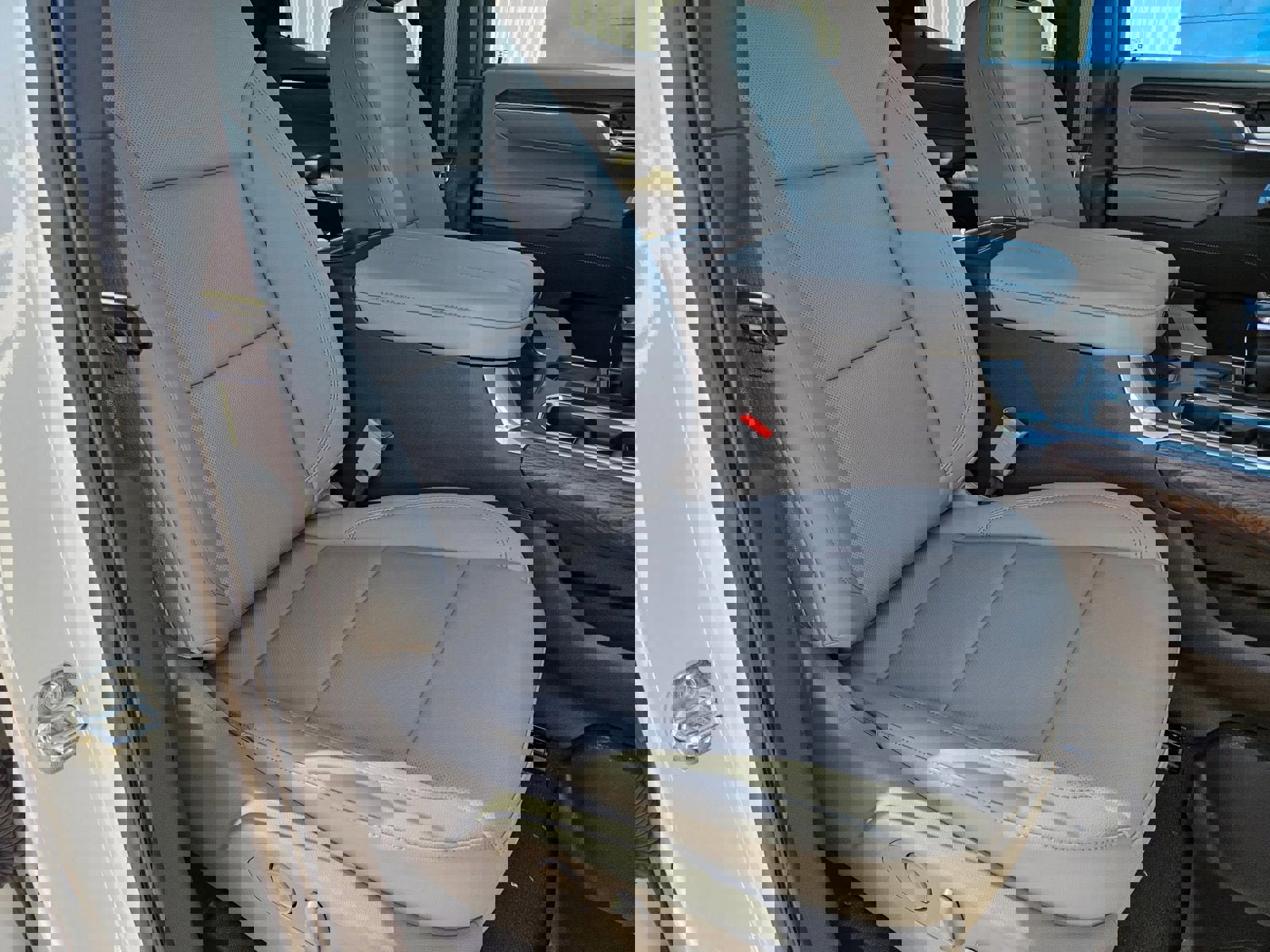 New 2026 GMC Sierra 1500 SLT w/ SLT Premium Plus Package image 29