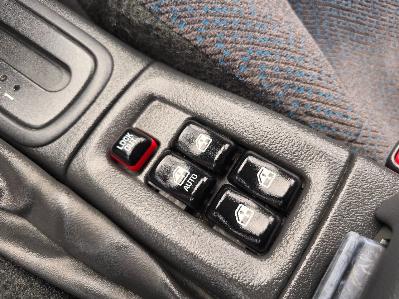 Used 2000 Chevrolet Cavalier LS w/ Preferred Equipment Group 2 FWD image 16