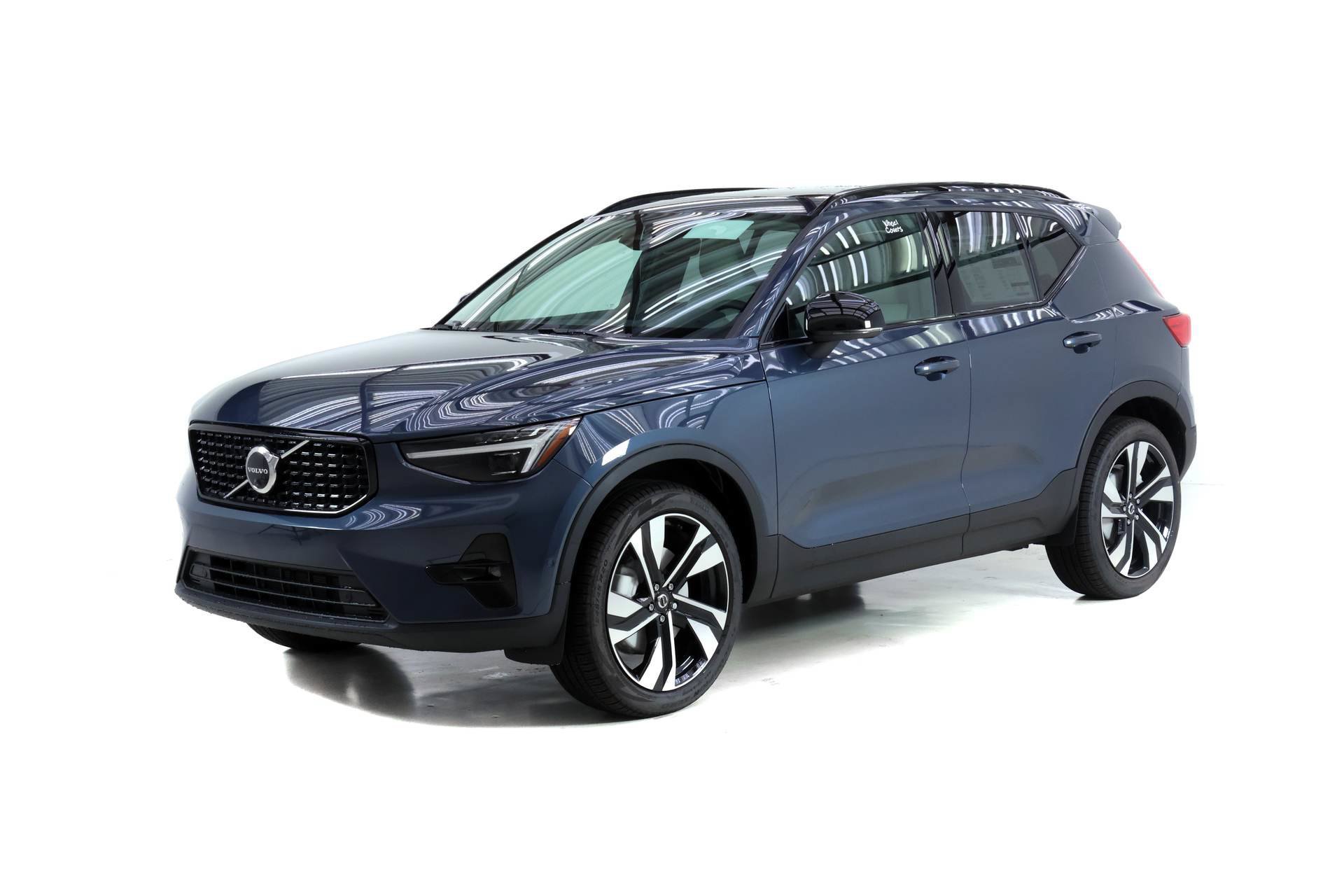 New 2026 Volvo XC40 B5 Ultra w/ Protection Package Premier AWD/4WD image 1
