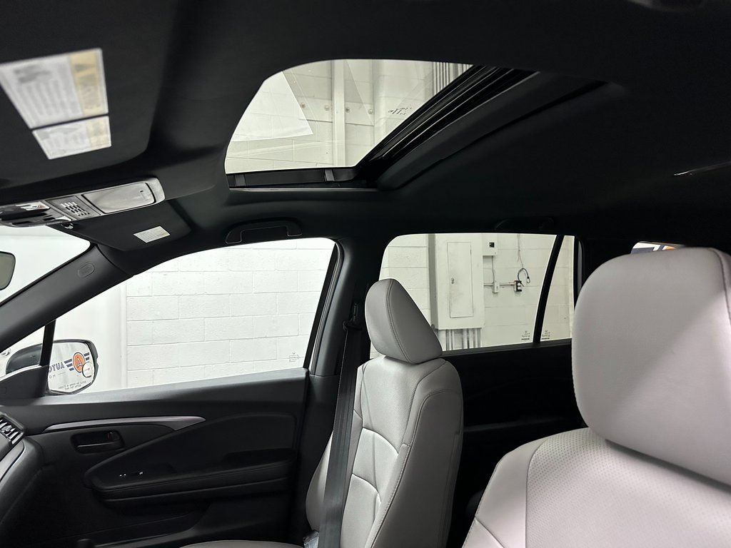 Used 2025 Honda Passport EX-L image 33