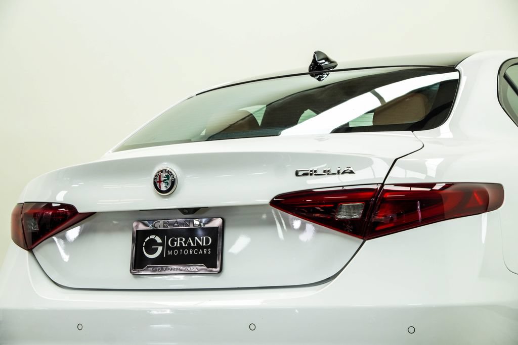 Used 2022 Alfa Romeo Giulia Ti w/ Active Assist Plus Package RWD image 13