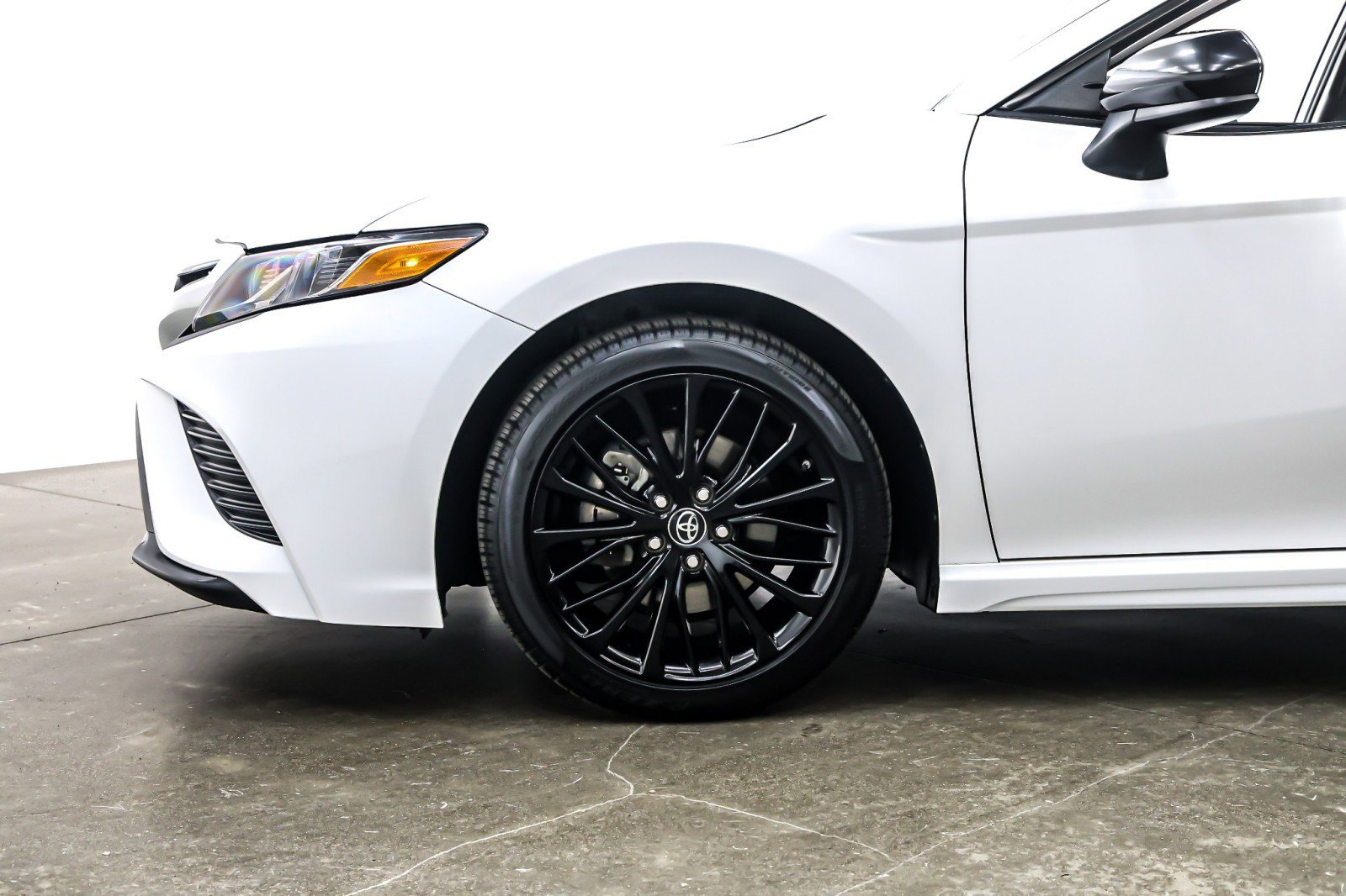 Used 2019 Toyota Camry SE image 11