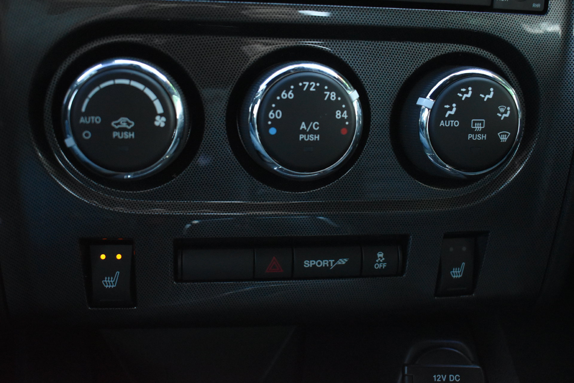 Used 2013 Dodge Challenger SXT Plus RWD image 27