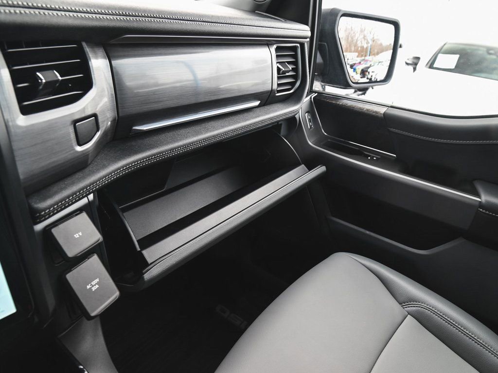 Used 2025 Ford F150 Lightning Flash image 15