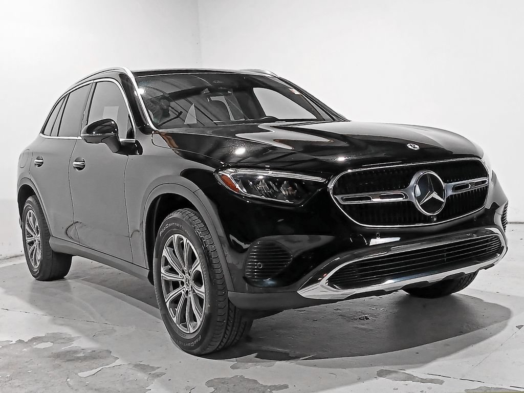 Used 2023 Mercedes-Benz GLC 300 4MATIC w/ Exclusive Trim Package image 35
