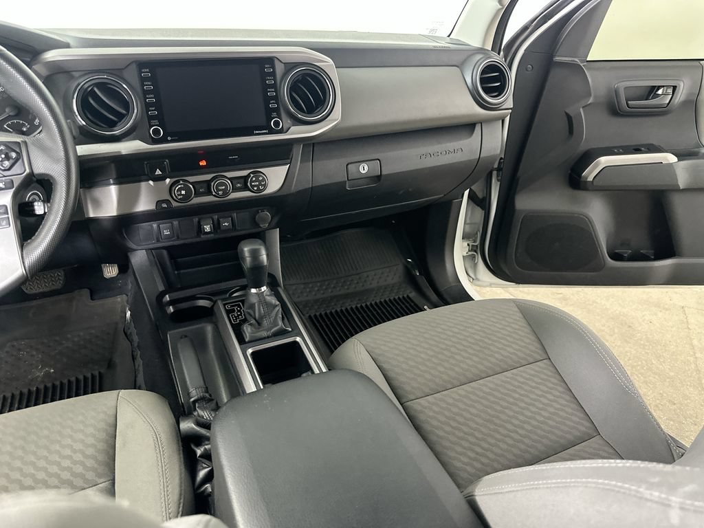 Used 2020 Toyota Tacoma SR5 RWD image 19