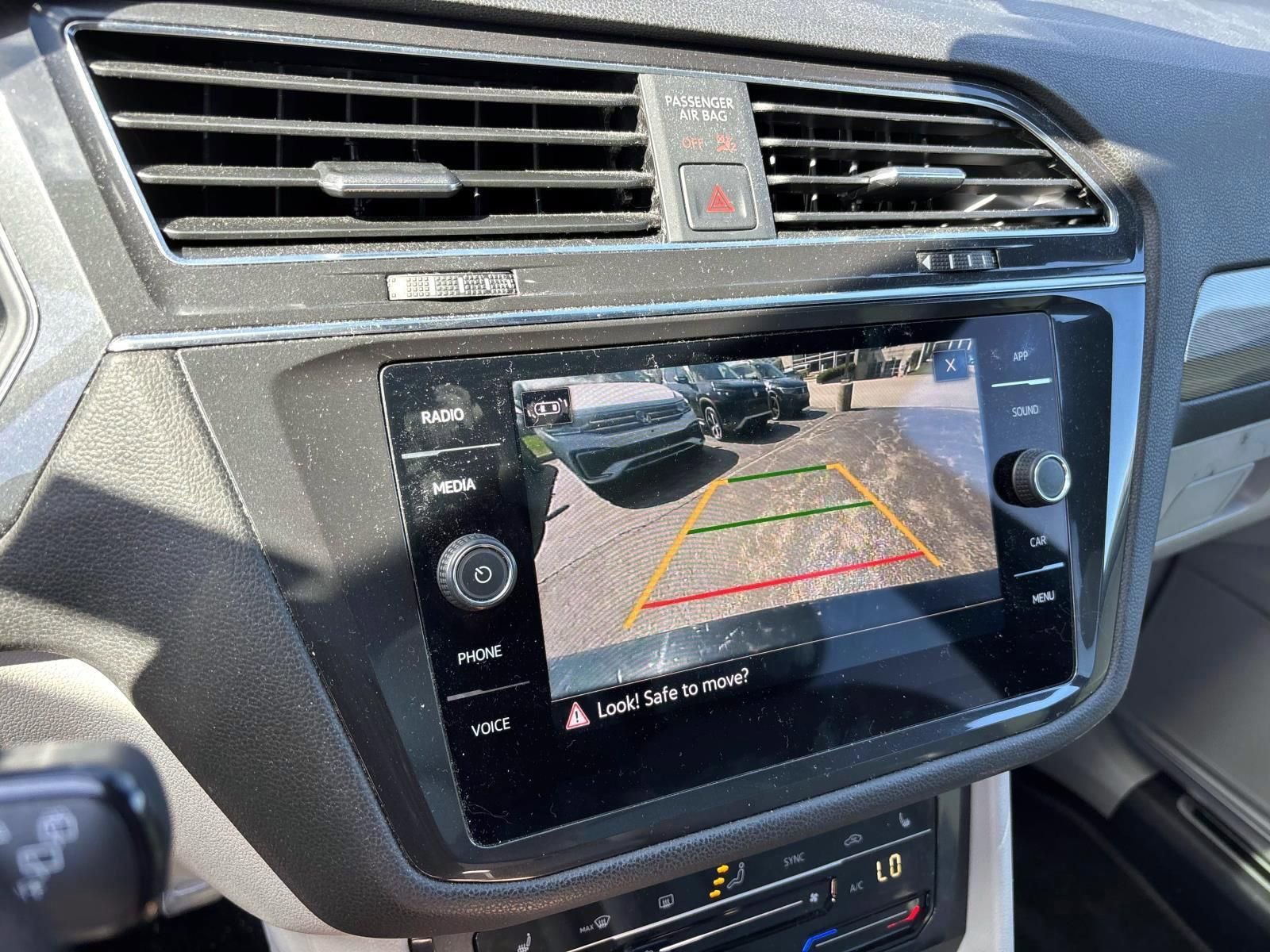 Used 2023 Volkswagen Tiguan SE R-Line image 20