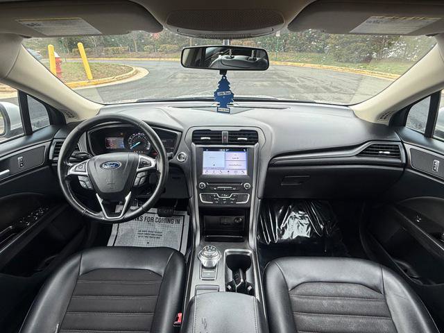 Used 2018 Ford Fusion SE w/ Equipment Group 201A image 9